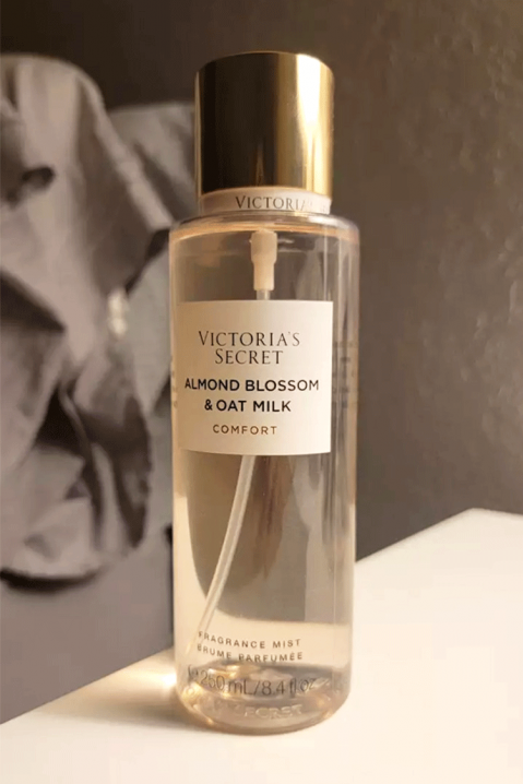 Parfimirani sprej za tijelo Victoria's Secret Almond Blossom & Oat Milk 250 mlIVET.HR - MODERNA ODJEĆA